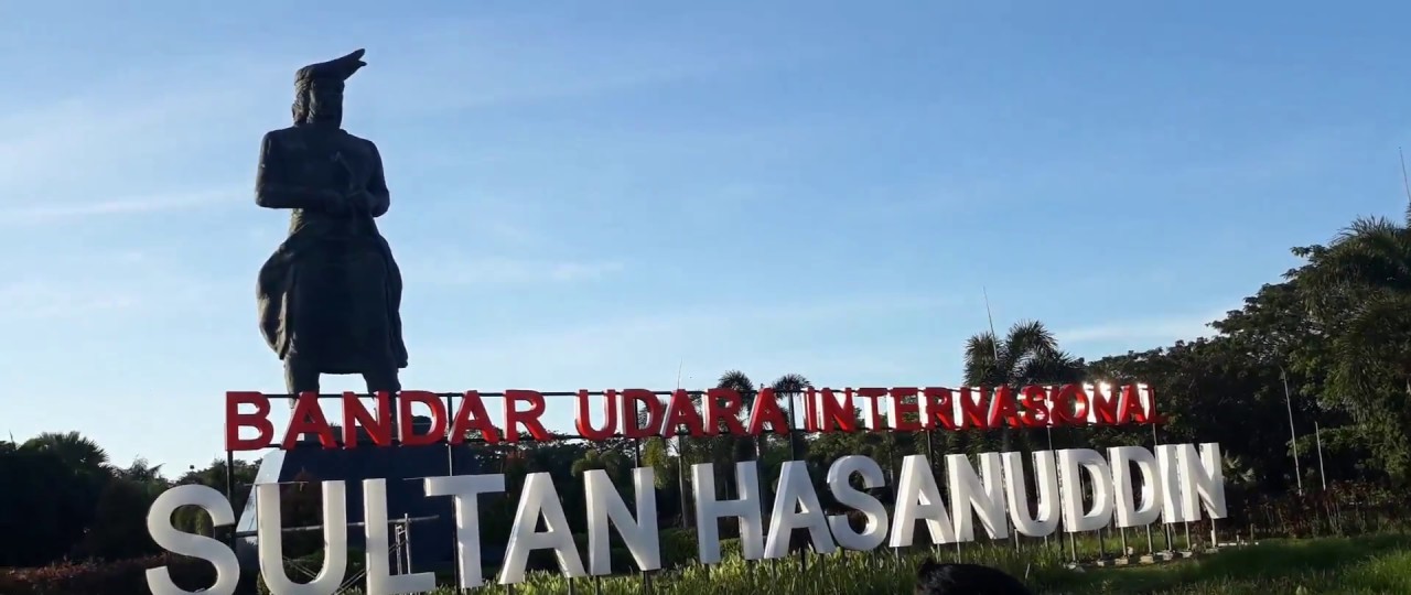 Monumen Sultan Hasanuddin di Bandara