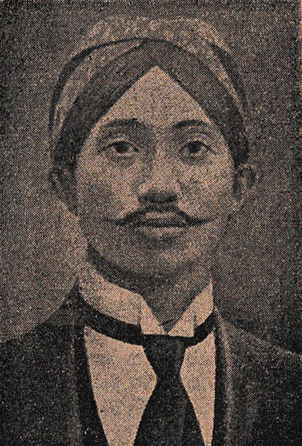 H.O.S. Tjokroaminoto, guru bangsa, mengenakan beskap dan peci, foto hitam-putih