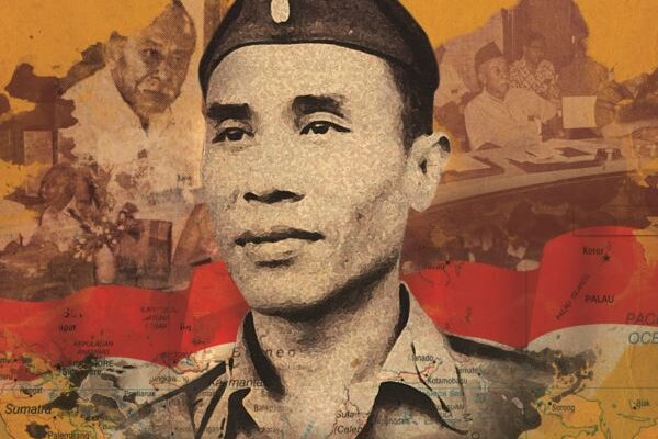 Kasman Singodimedjo dengan latar peta dan perjuangan.