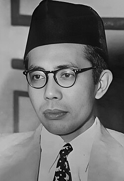 Mohammad Natsir saat menghadiri Konferensi Meja Bundar tahun 1948.