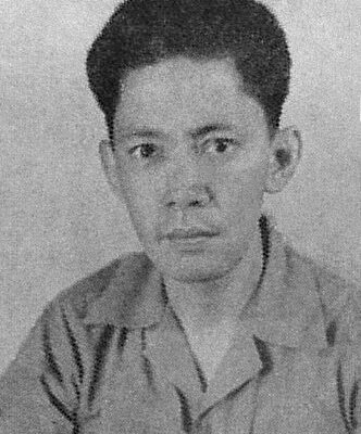 Potret Abdul Halim dengan kemeja polos, tampak serius.