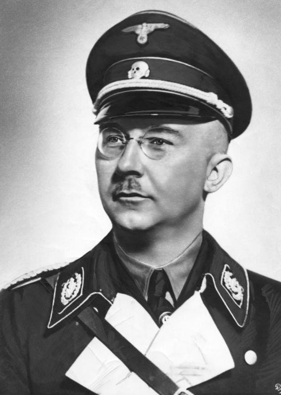 Heinrich Himmler dalam seragam SS Nazi Jerman